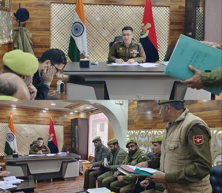 'SSP Awantipora chairs crime review meeting at DPO Awantipora'